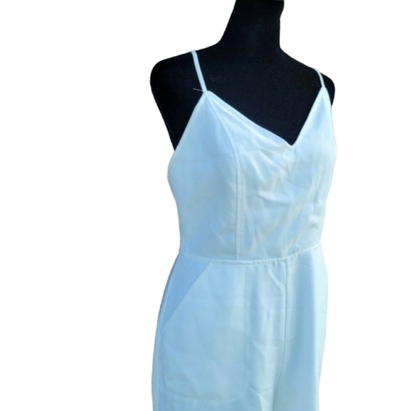 Avec Les Filles Womens  Zippered Cropped Low V-back Spaghetti Strap. Size 4. NWT - Picture 4 of 8